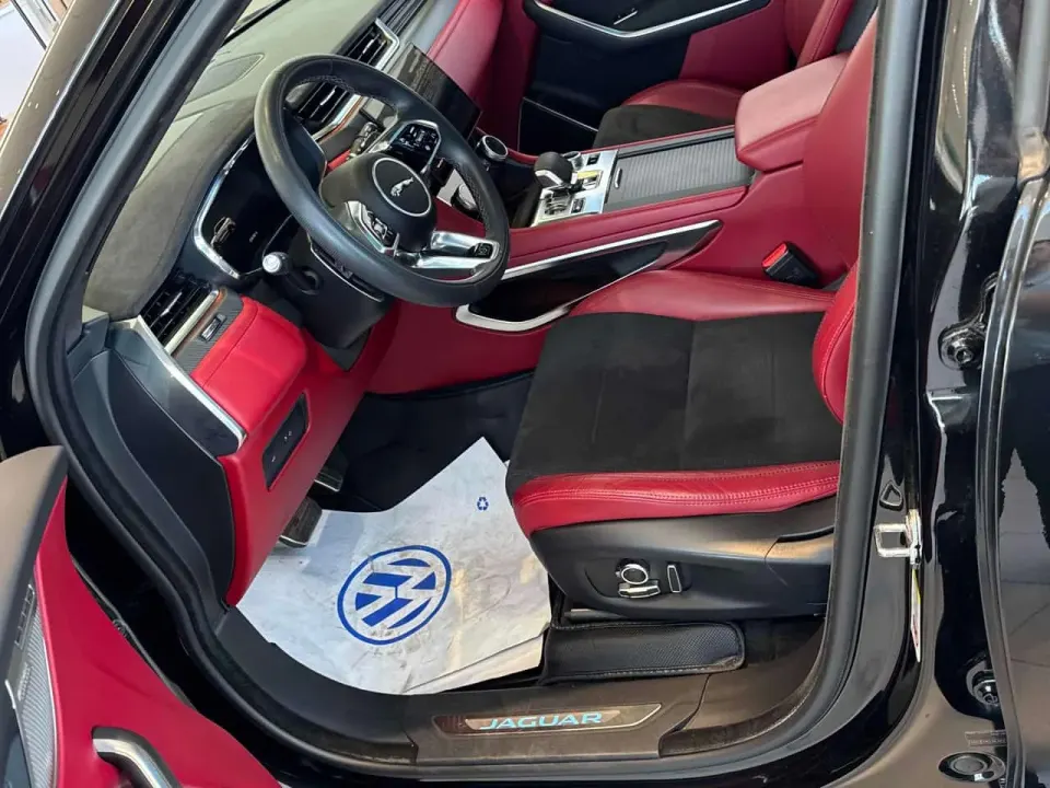 Jaguar F-PACE P575 SVR 575 Edition 2025