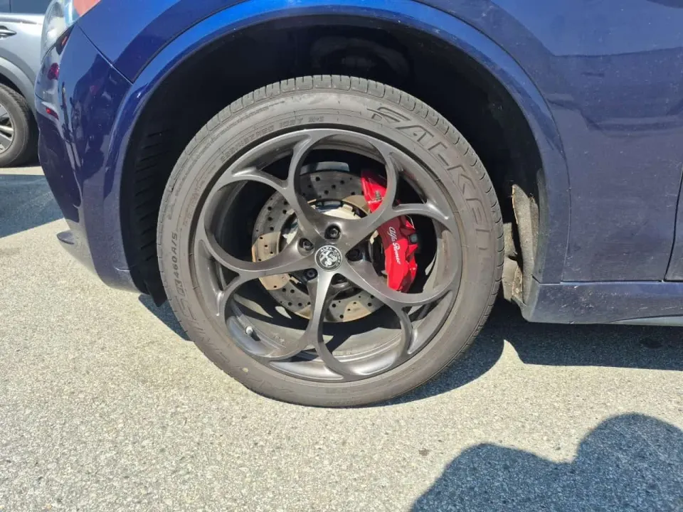 Alfa Romeo Stelvio QUADRIFOGLIO 2021