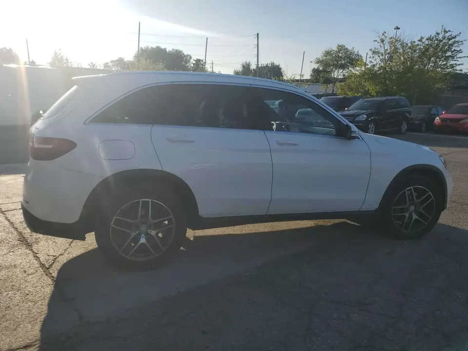 Mercedes-Benz 4MATIC 4dr GLC 300 2017