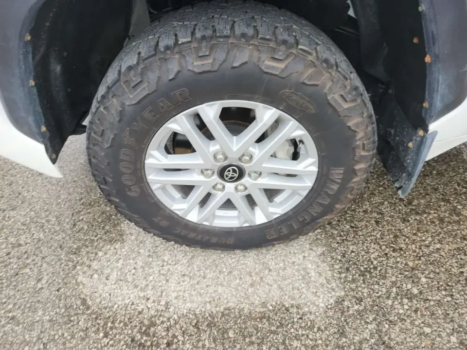 Toyota Tundra 4x4 Double Cab Sr Crew Cab Std Bed 2025