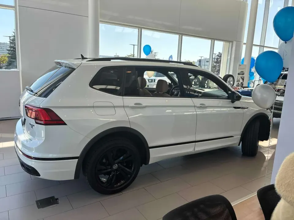 VW Tiguan Comfortline R-Line Black Edition 2024