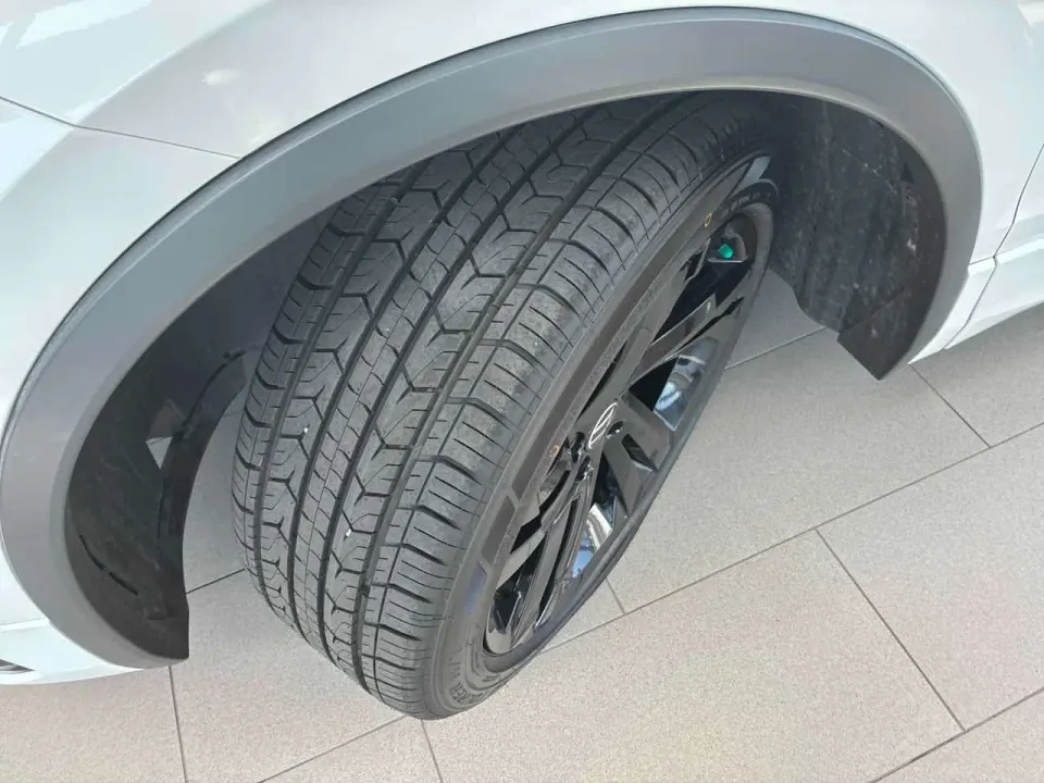 VW Tiguan Comfortline R-Line Black Edition 2024