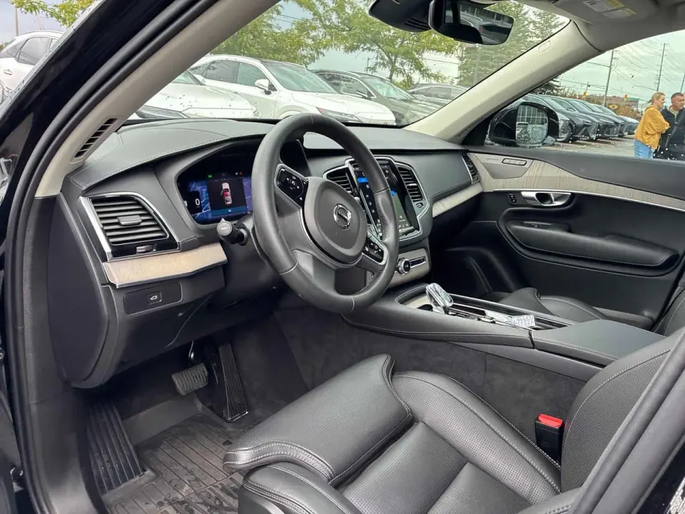 Volvo Xc90 Ultra Bright Theme 2025