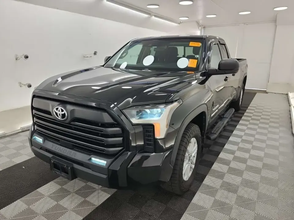 Toyota Tundra SR5 CREW CAB LONG BED 2023