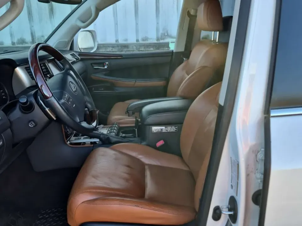 Lexus LX 570 4WD 4DR 2014
