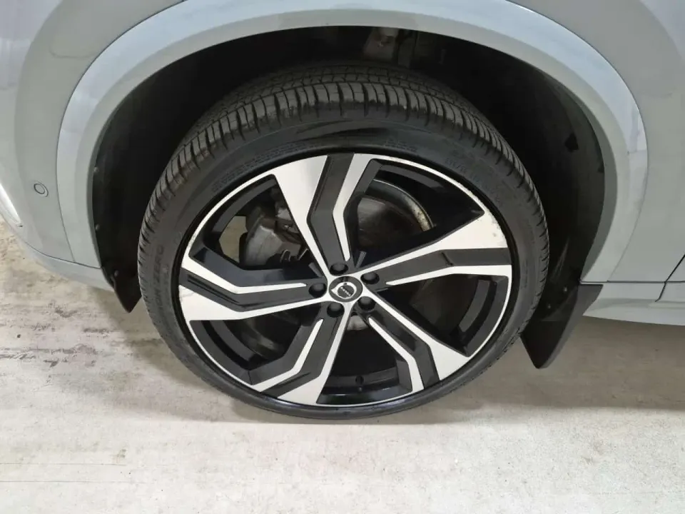 Volvo Xc90 ULTIMATE BRIGHT THEME 2024