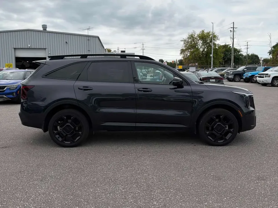 Kia Sorento X-Line Limited AWD w/Black Interior 2025