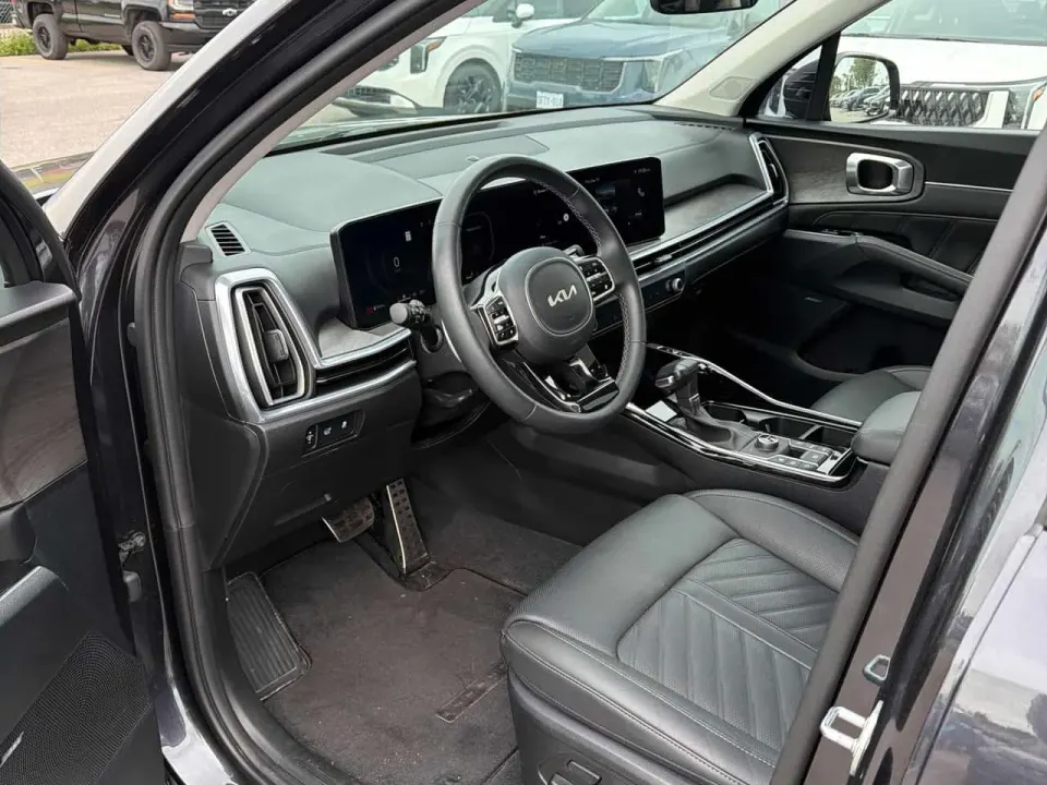 Kia Sorento X-Line Limited AWD w/Black Interior 2025