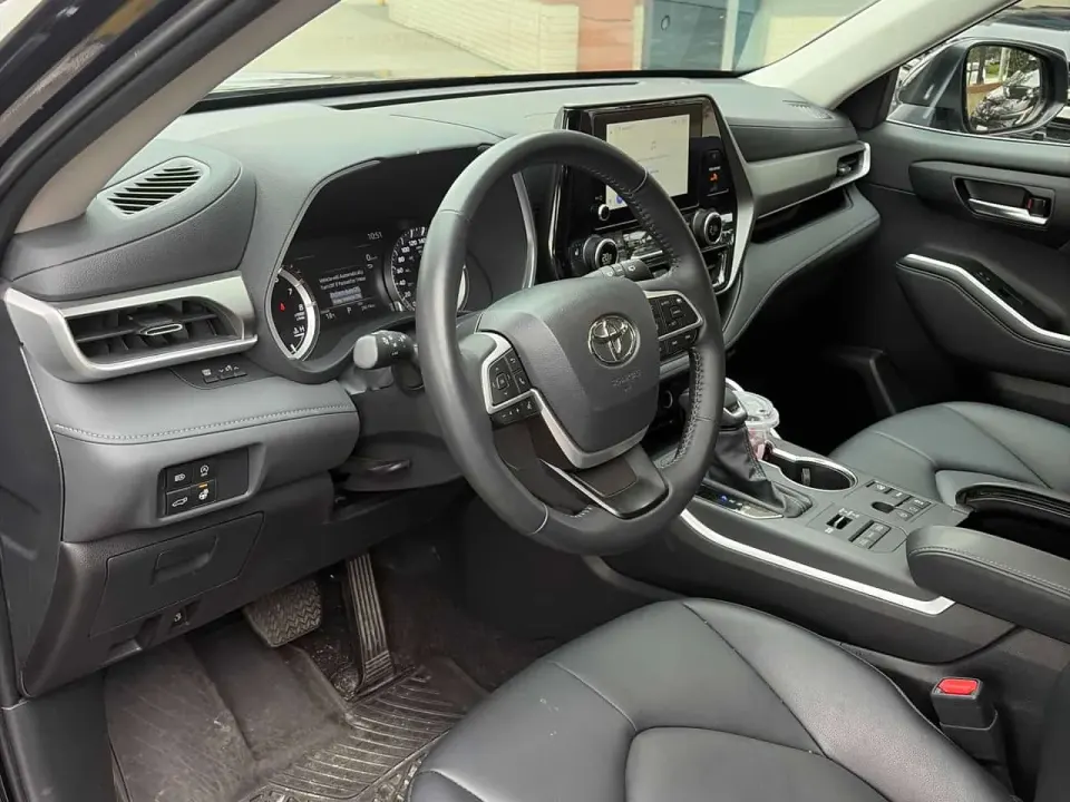 Toyota Highlander XLE AWD 2026