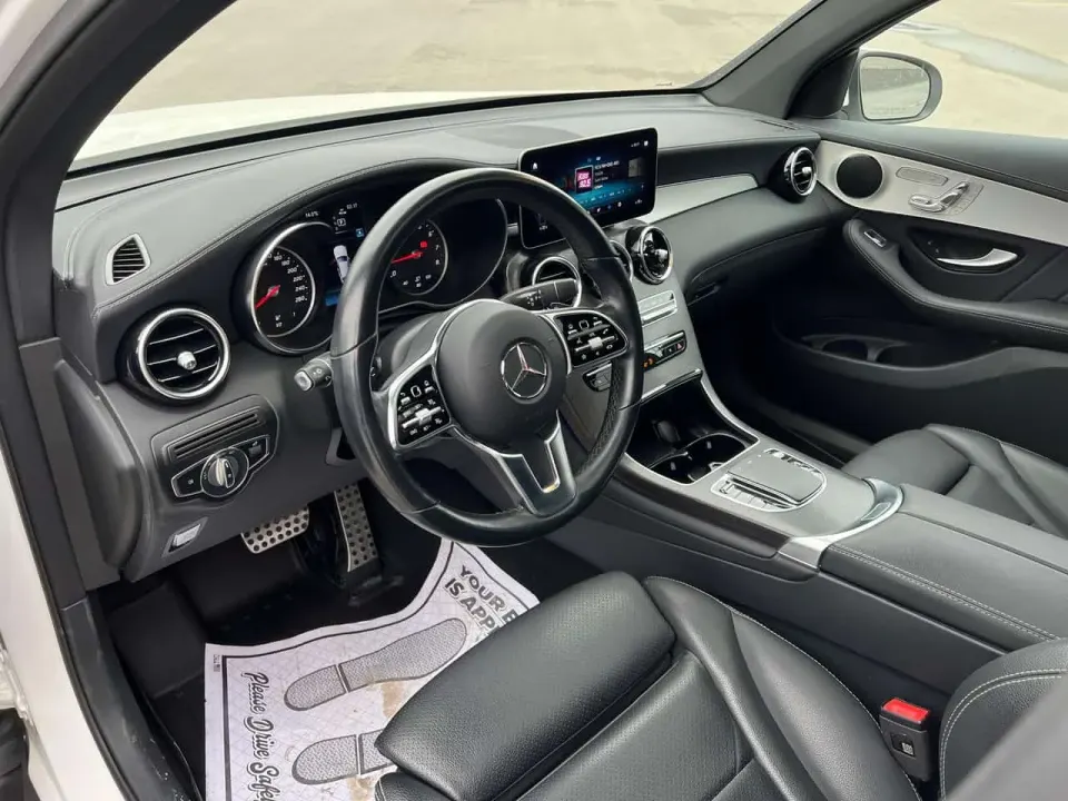Mercedes-Benz GLC 300 2023