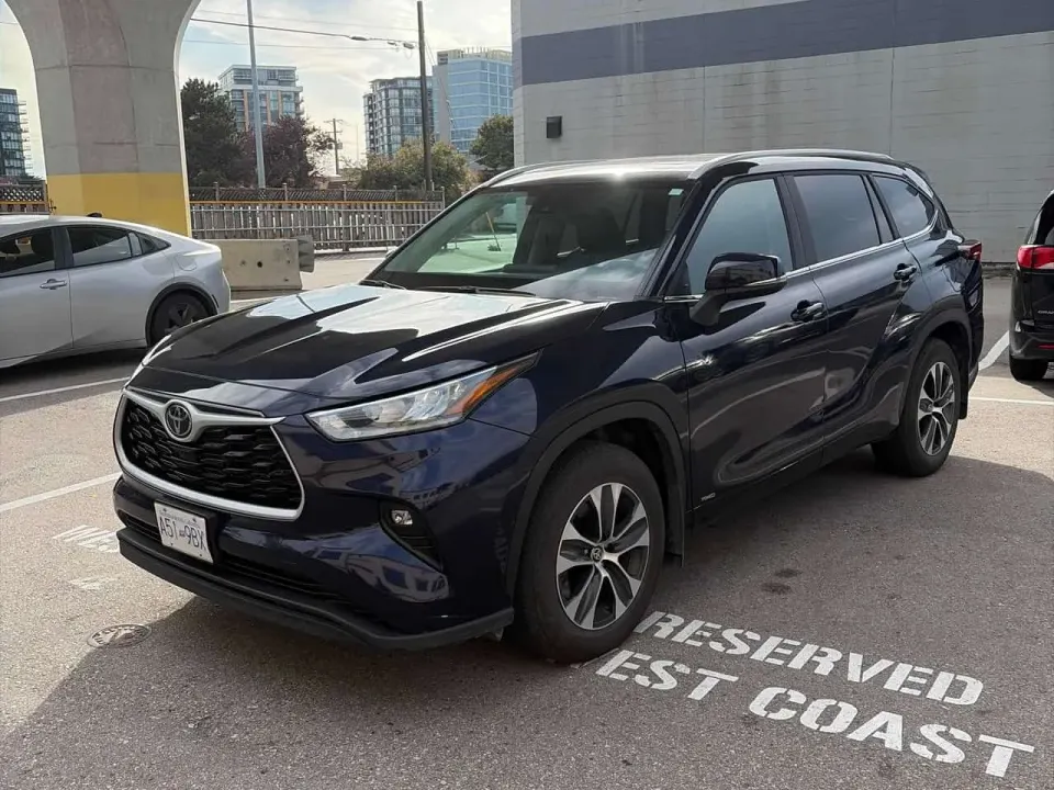 Toyota Highlander Hybrid XLE 2025