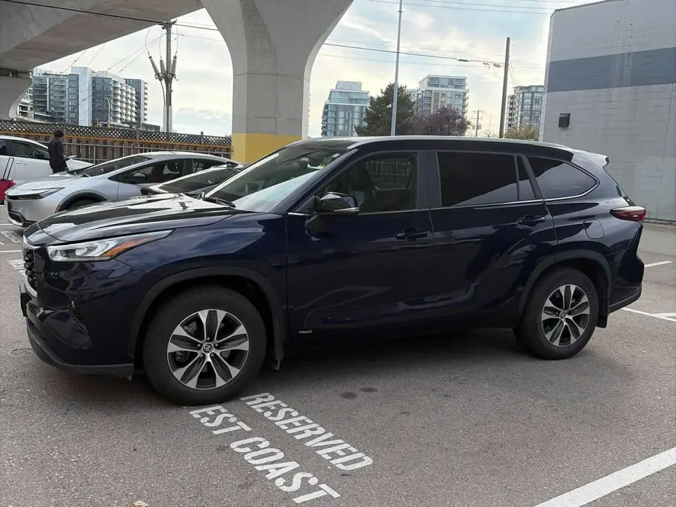 Toyota Highlander Hybrid XLE 2025