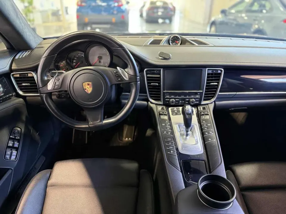 Porsche Panamera 4dr HB 2016