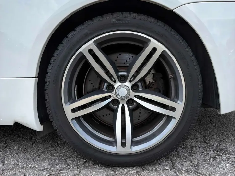 BMW 2dr Cabriolet M6 2007