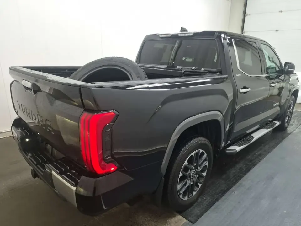 Toyota Tundra LIMITED CREW CAB SHORT BED 2023