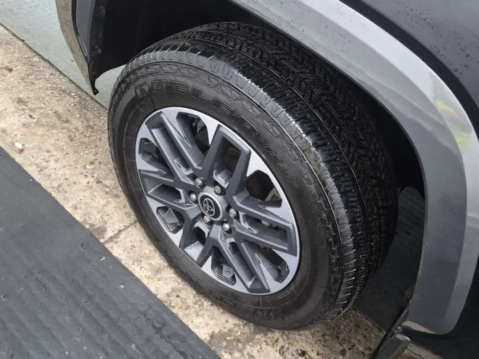 Toyota Tundra LIMITED CREW CAB SHORT BED 2023