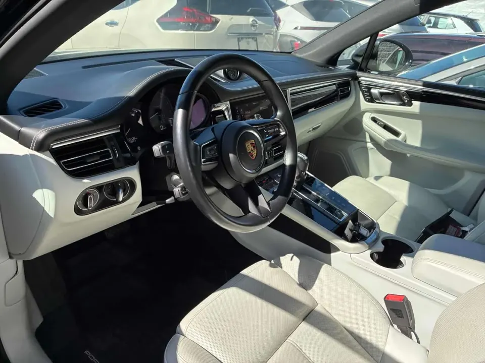 Porsche Macan S 2024