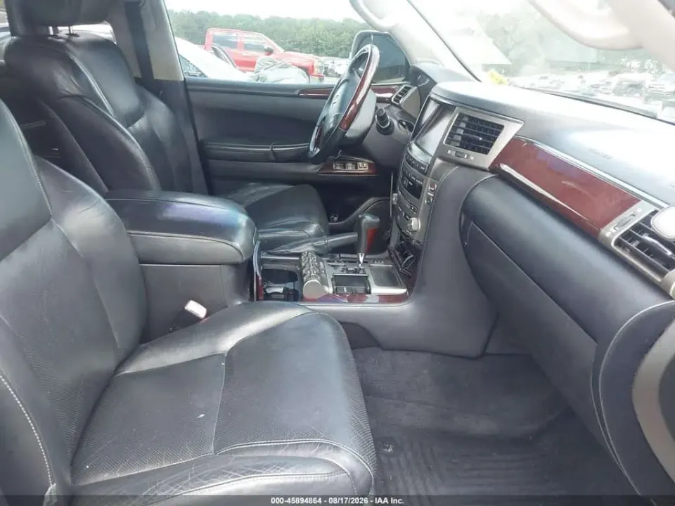 Lexus LX 570 2013