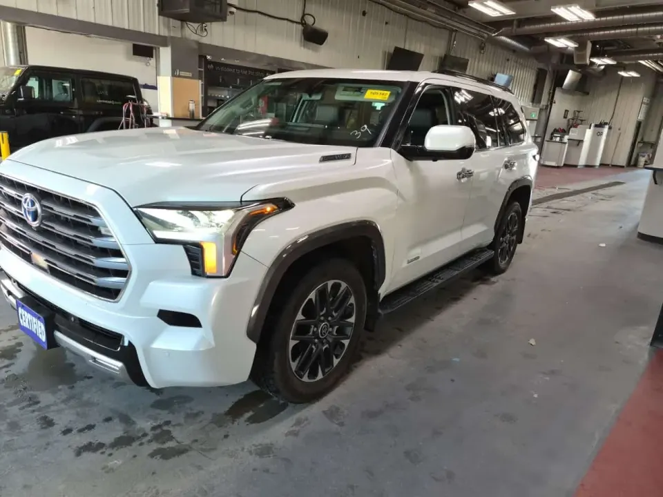 Toyota Sequoia LIMITED 2023