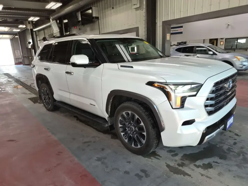Toyota Sequoia LIMITED 2023