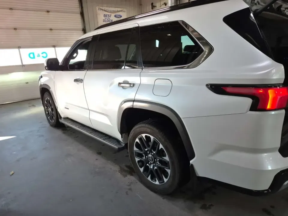 Toyota Sequoia LIMITED 2023