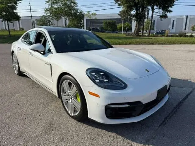 Porsche Panamera 4 E-Hybrid 2021