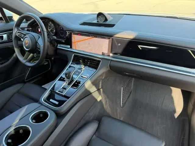 Porsche Panamera 4 E-Hybrid 2021