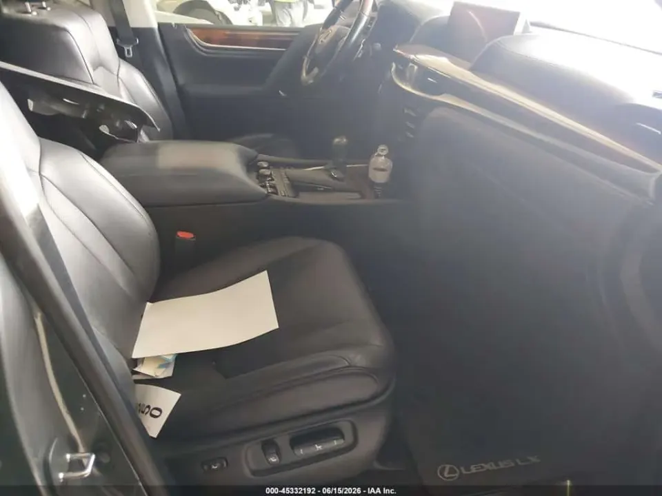 Lexus LX 570 THREE-ROW 2018