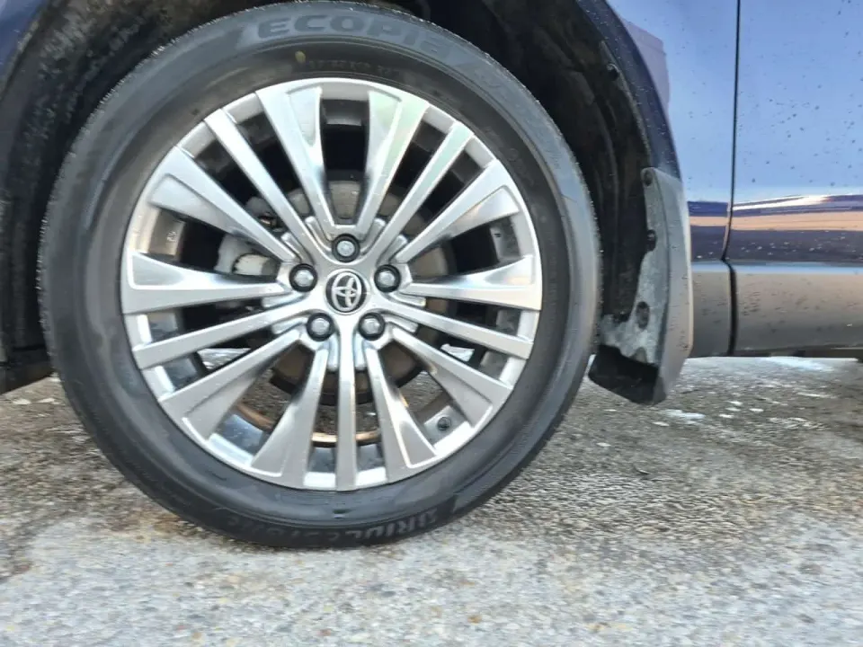 Toyota Venza XLE 2022