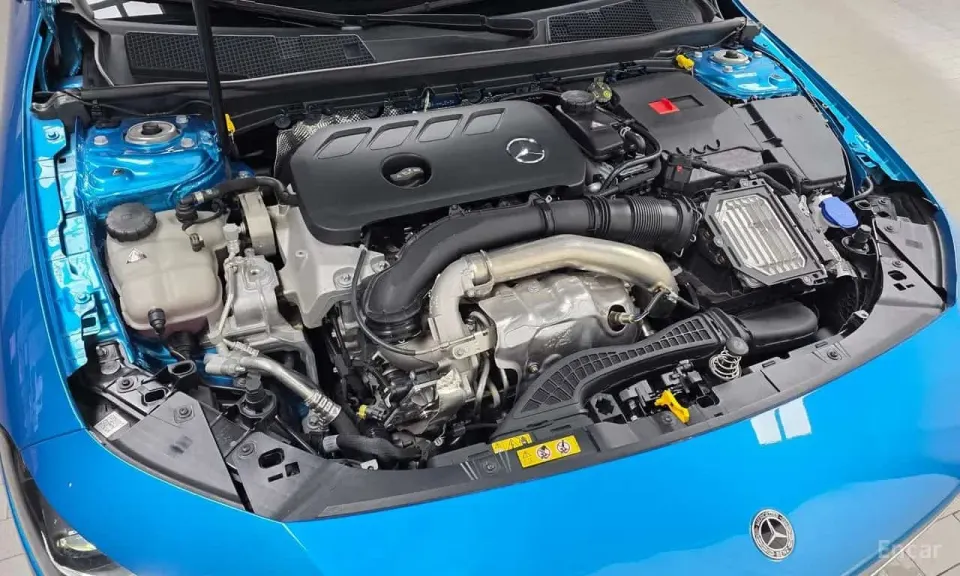 Mercedes-Benz CLA250 4MATIC 2025