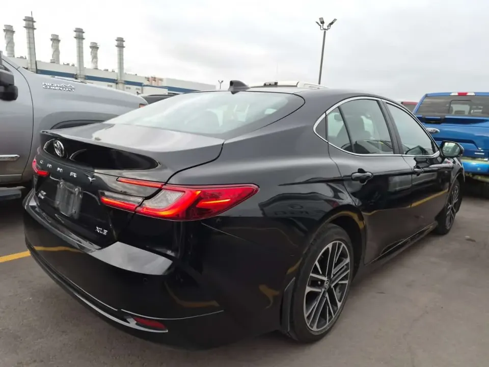 Toyota Camry XLE 2025