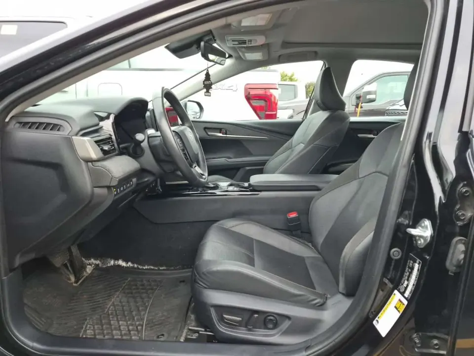 Toyota Camry XLE 2025