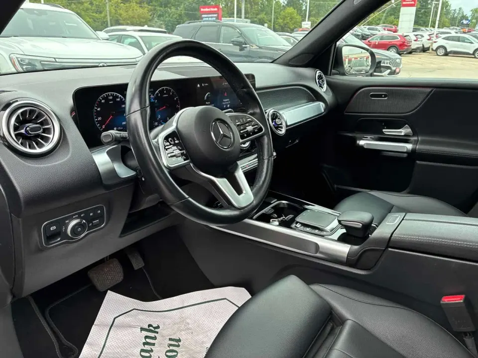 Mercedes-Benz GLB 250 2023