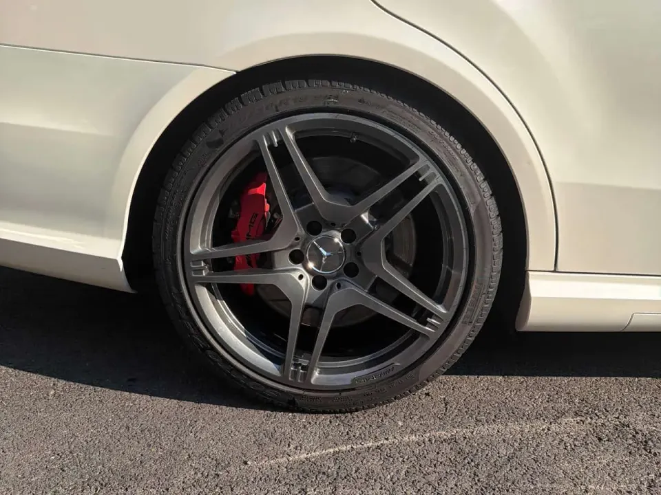 Mercedes-Benz E 63 AMG 2012
