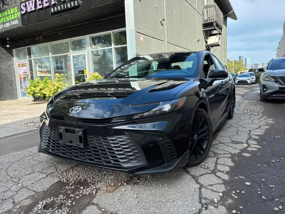 Toyota Camry SE 2026