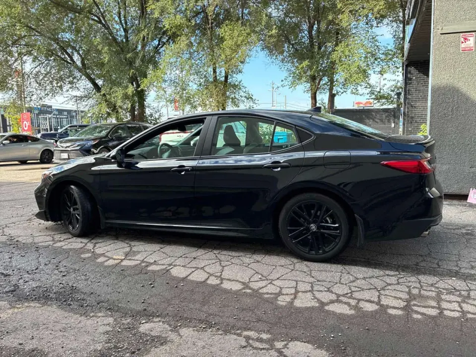 Toyota Camry SE 2026