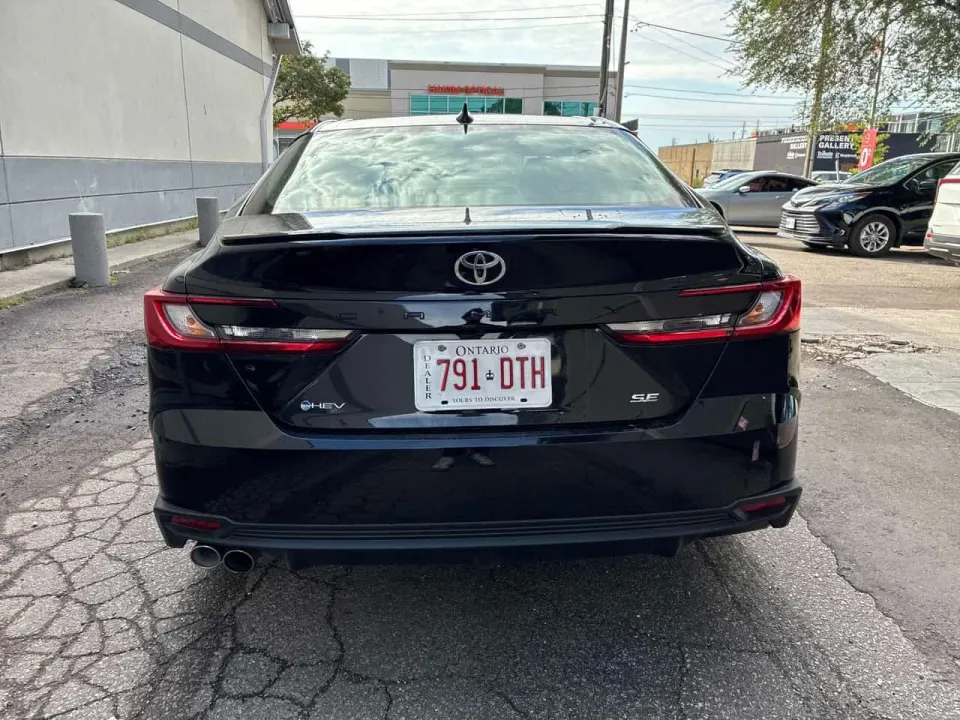 Toyota Camry SE 2026