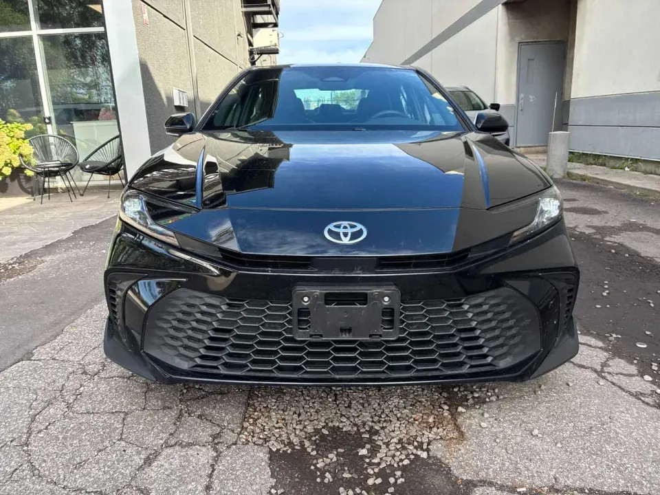 Toyota Camry SE 2026
