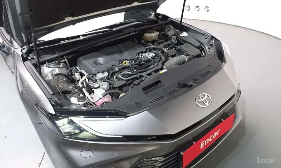 Toyota Camry 2.5 XLE Hybrid 2025