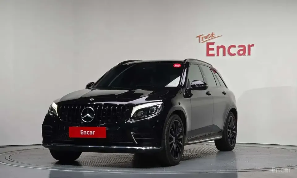 Mercedes-Benz GLC300 4MATIC AMG Line 2019