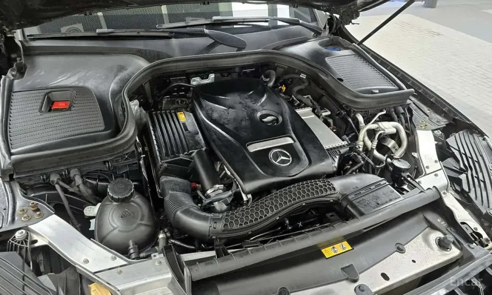 Mercedes-Benz GLC300 4MATIC AMG Line 2019