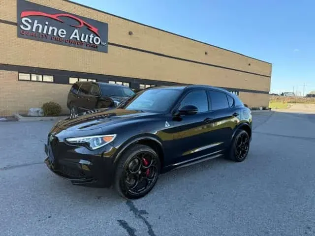 Alfa Romeo Stelvio Quadrifoglio 2023