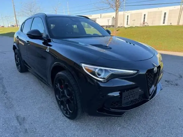 Alfa Romeo Stelvio Quadrifoglio 2023