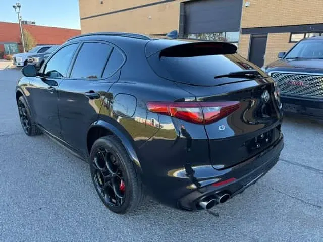 Alfa Romeo Stelvio Quadrifoglio 2023
