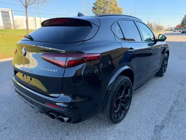 Alfa Romeo Stelvio Quadrifoglio 2023