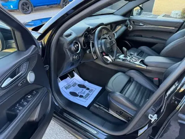 Alfa Romeo Stelvio Quadrifoglio 2023