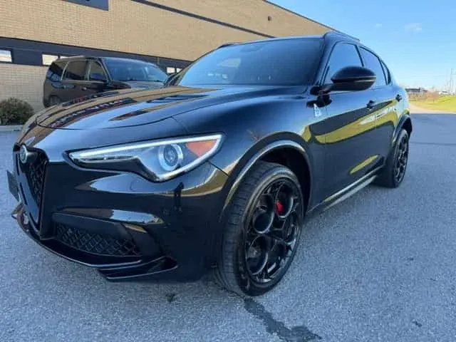Alfa Romeo Stelvio Quadrifoglio 2023