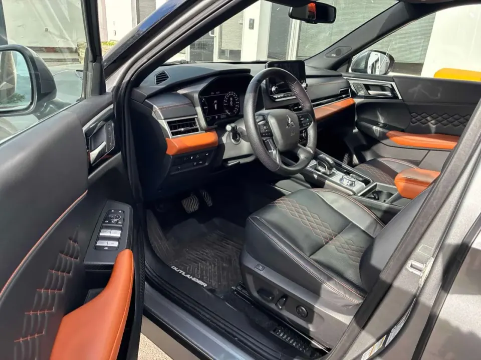 Mitsubishi Outlander GT 2023