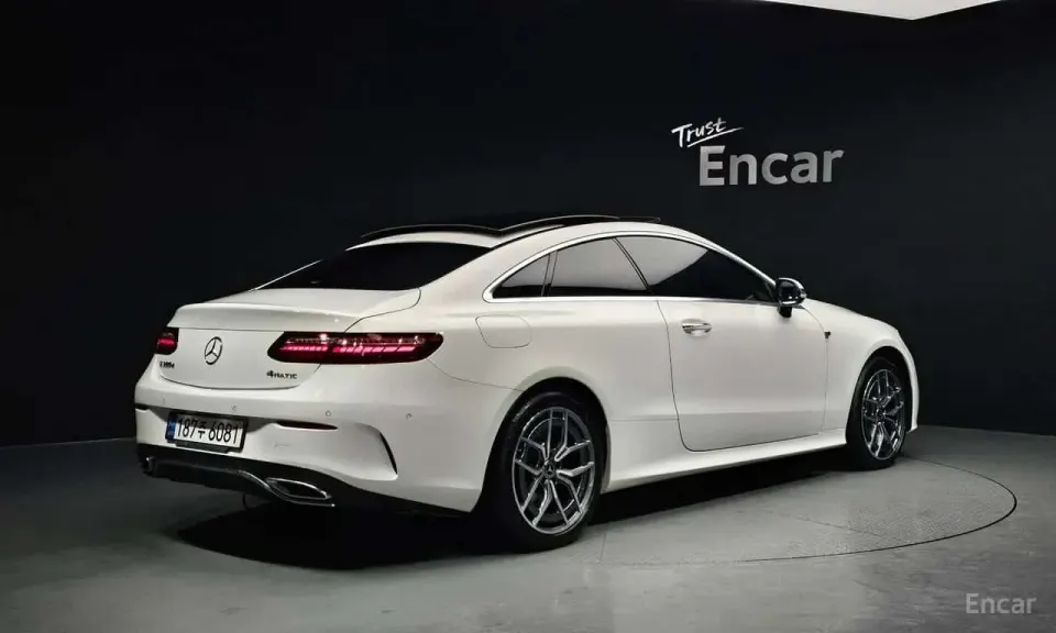 Mercedes-Benz E 300 E300d 4MATIC Coupe 2022