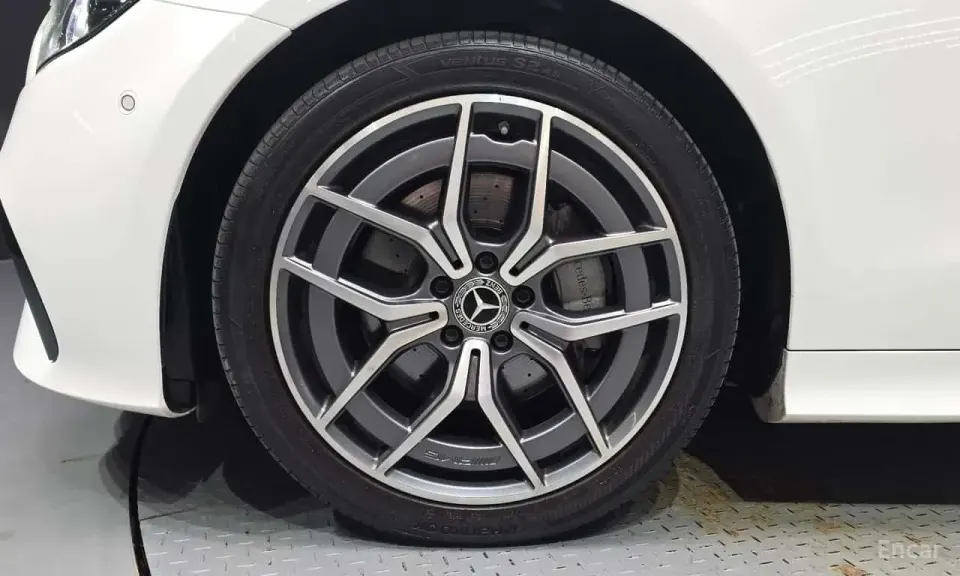 Mercedes-Benz E 300 E300d 4MATIC Coupe 2022